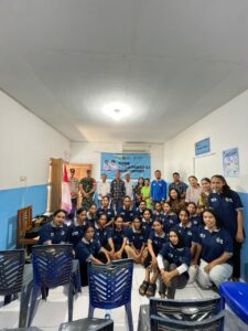 Babinsa Koramil 1630-01/Komodo Monitoring Pelatihan Penjamah Pangan SPPG di Desa Mbuit